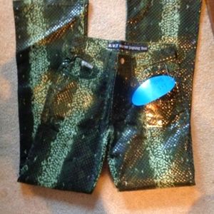 Snakeskin 3/4 jeans NWT green jeans